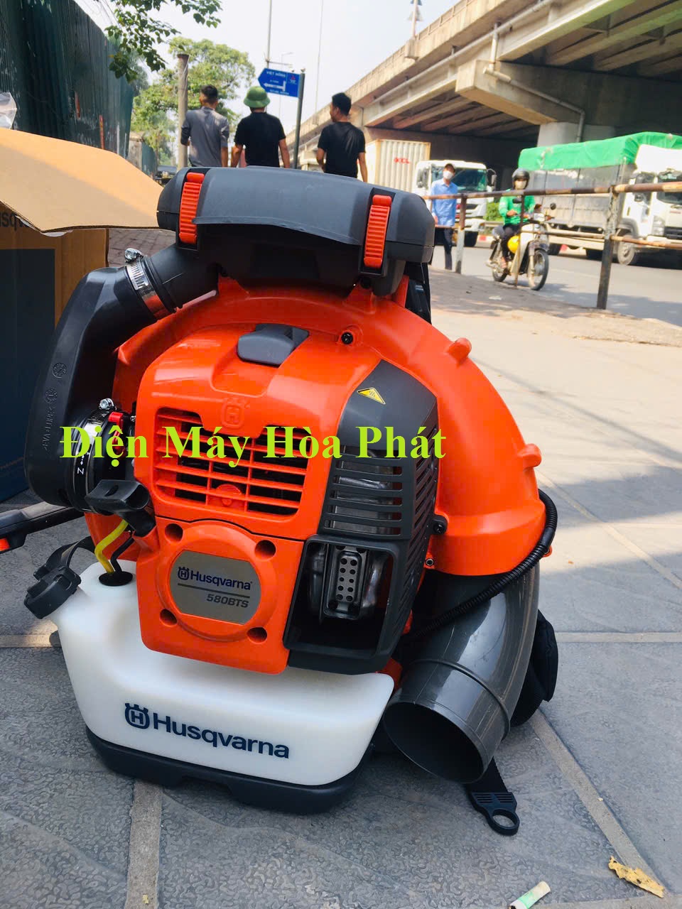 Máy thổi bụi thổi lá 580BTS