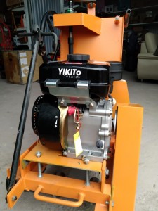 Máy cắt bê tông KC12 lắp Diesel